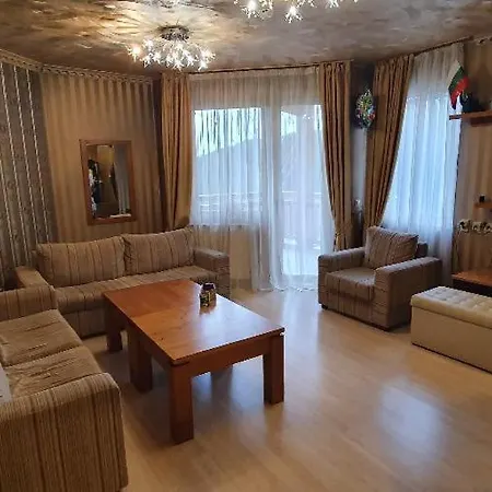 Harriet Hill Designer شقة بانسكو